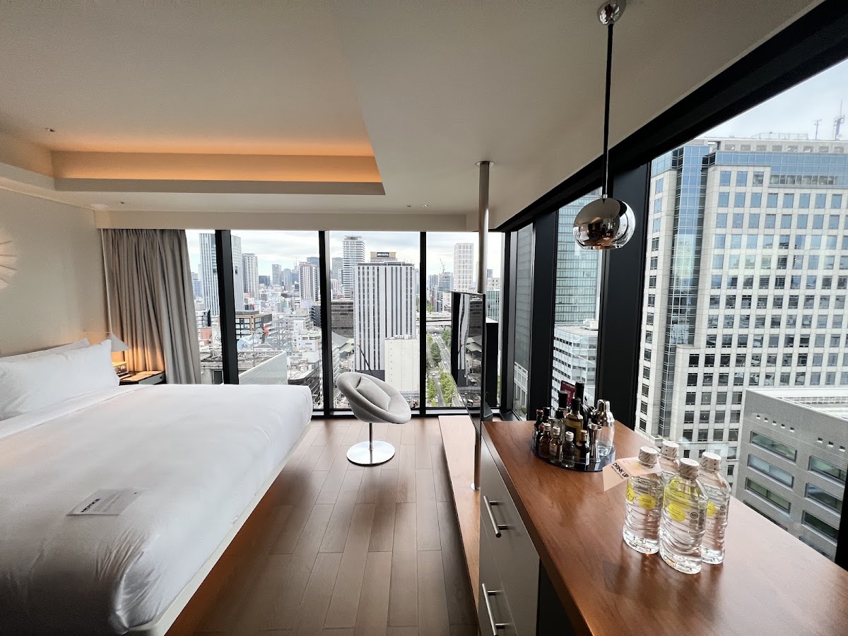 W Osaka, Osaka