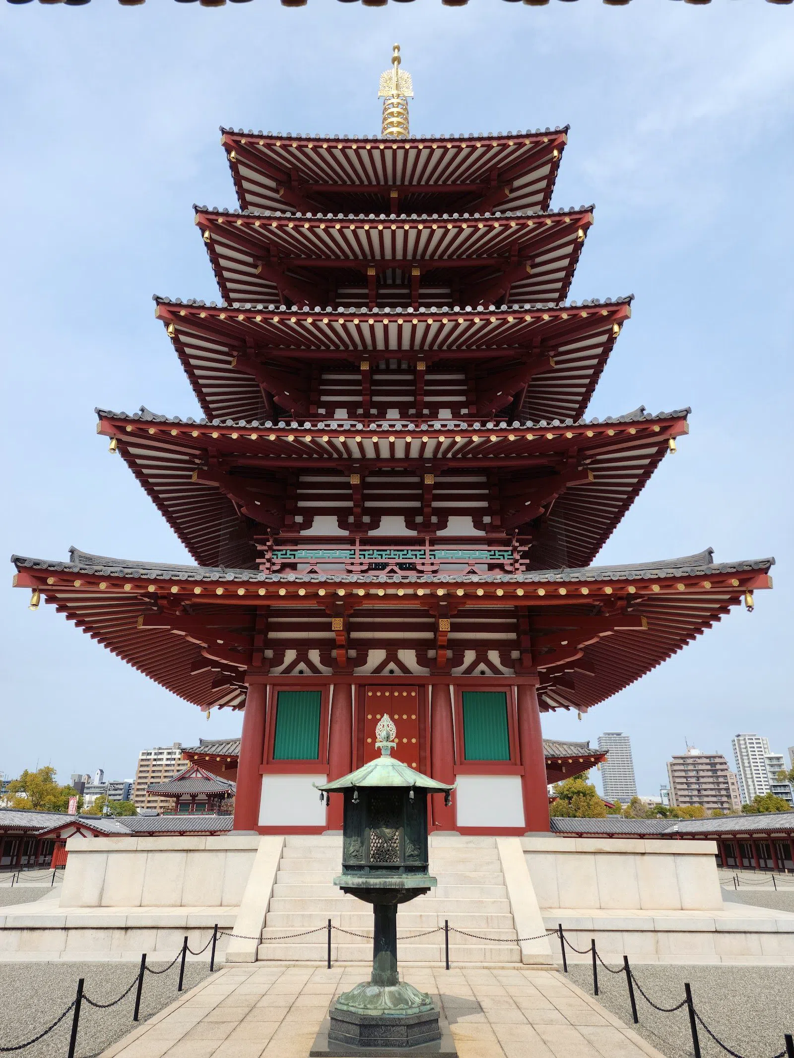 Walking Osaka's Uehommachi and Shitennoji temple quarter