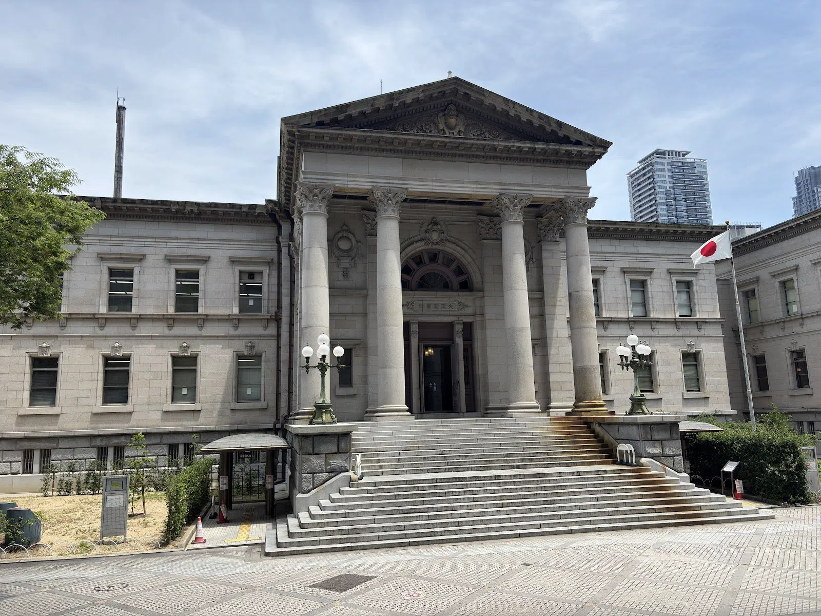 Osaka Prefectural Nakanoshima Library, Osaka