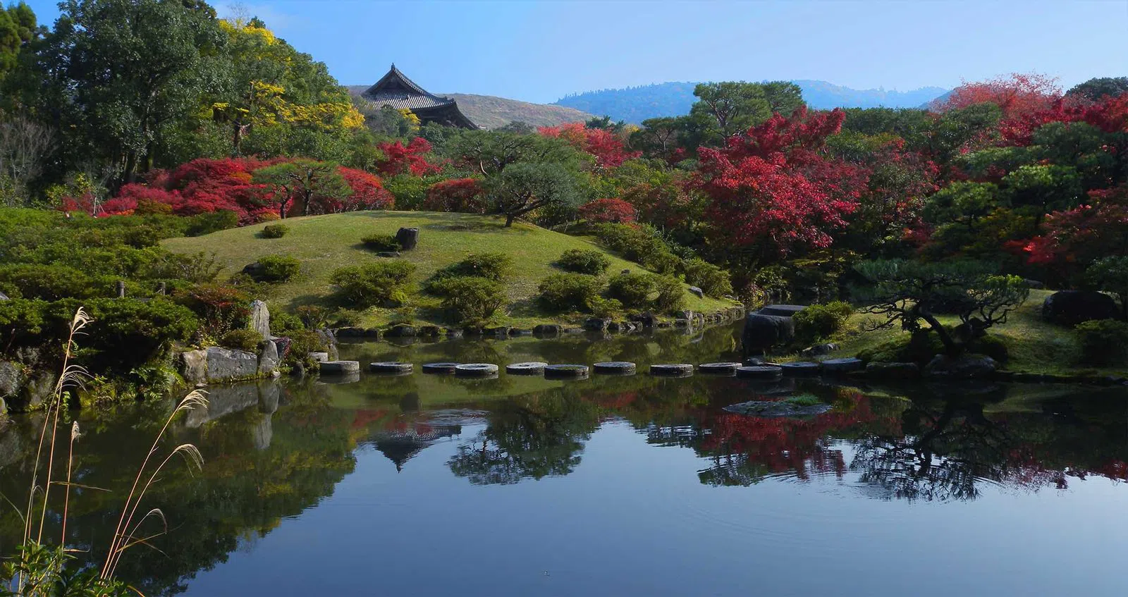 Isuien Garden & Neiraku Museum, Osaka